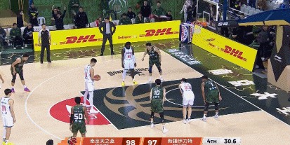 开云官网-新疆男篮这也能输？最后时刻落后1分，竟4罚0中，球迷：真丢人啊